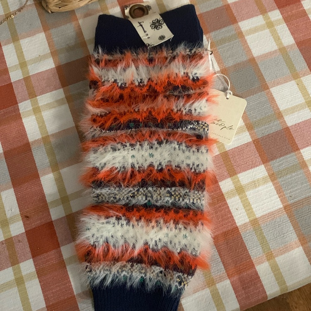 NWT Free People Arm Warmers trendy and fun! Beautiful warm autumn colors! OS